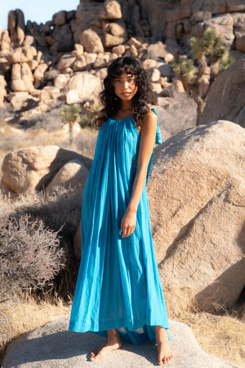 Low Back Satin Strap Maxi– pītusa