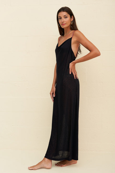 Robe à col bénitier