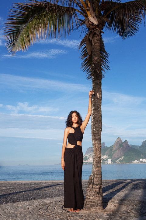 Robe torsadée à découpes