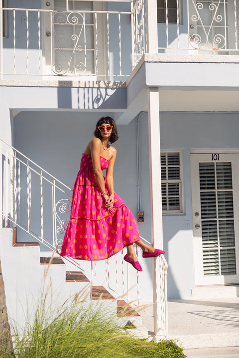 Vestido sin tirantes de lunares