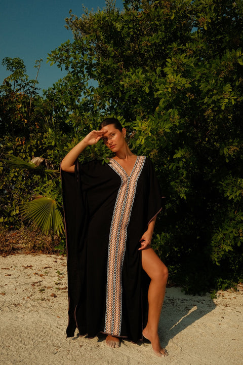 Monochromatic Pima Thobe