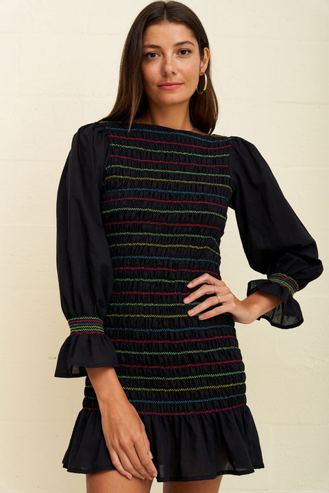 Mini-robe smockée à manches longues