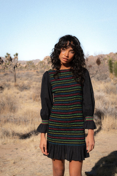 Mini-robe smockée à manches longues