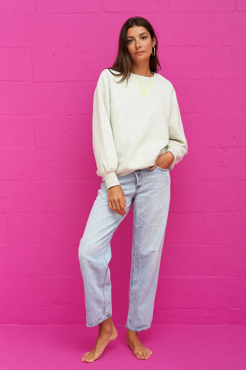 Pull à coutures contrastées