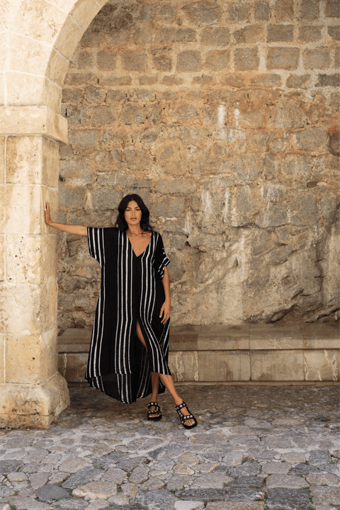 Caftán de rayas metalizadas