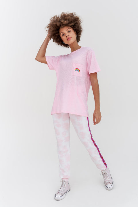 T-shirt arc-en-ciel brodé