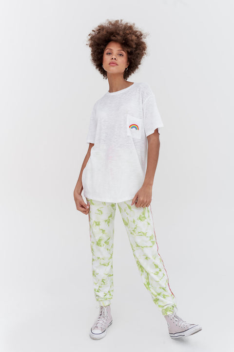 T-shirt arc-en-ciel brodé