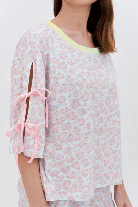 Top corto con estampado de guepardo pastel 