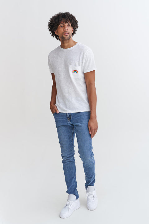 T-shirt arc-en-ciel brodé