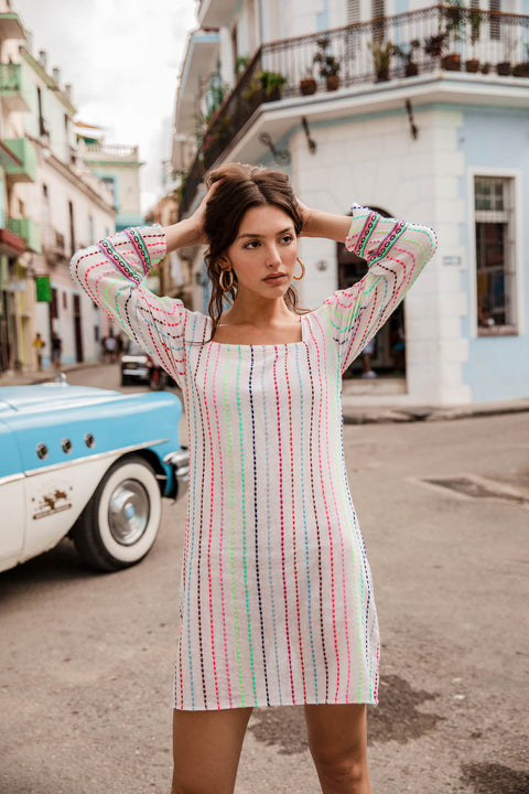 Minivestido con mangas abullonadas de los años 80