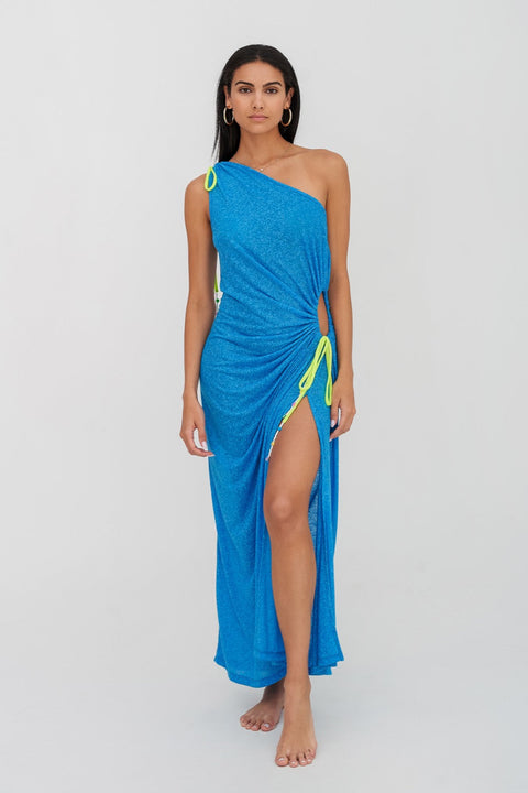 Robe découpée à une épaule froncée