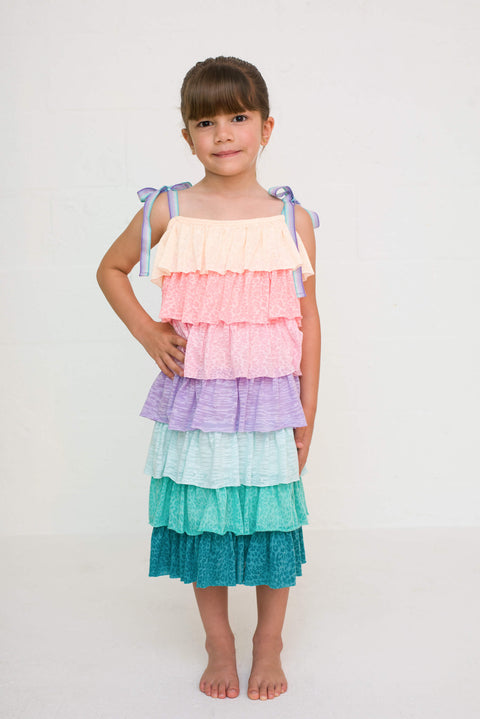 Vestido infantil con capas de arcoíris